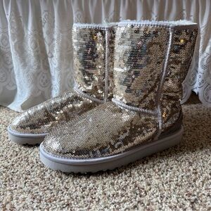 UGG Australia Classic Short Sparkle Sequin Gold/Gray Boots Women's  8 3161